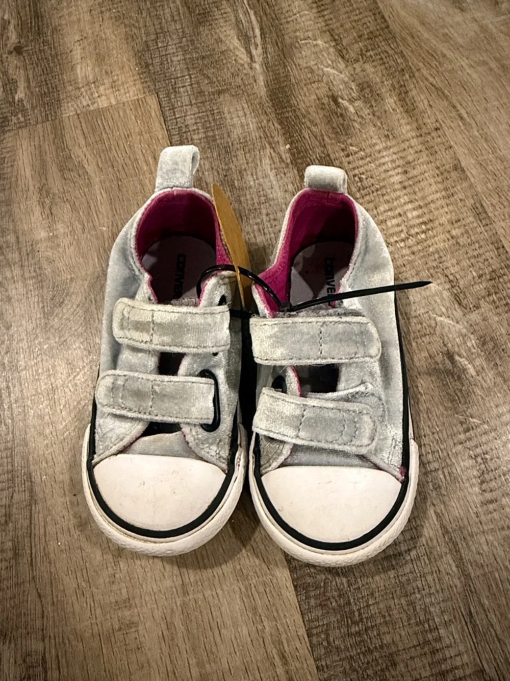 Children's Silver Velvet Sneakers with Pink Lining - Converse Allstar size 6